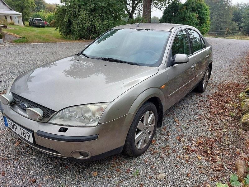 Begagnad 2002 Ford Mondeo Halvkombi | 16 500 kr - Bild 1/4