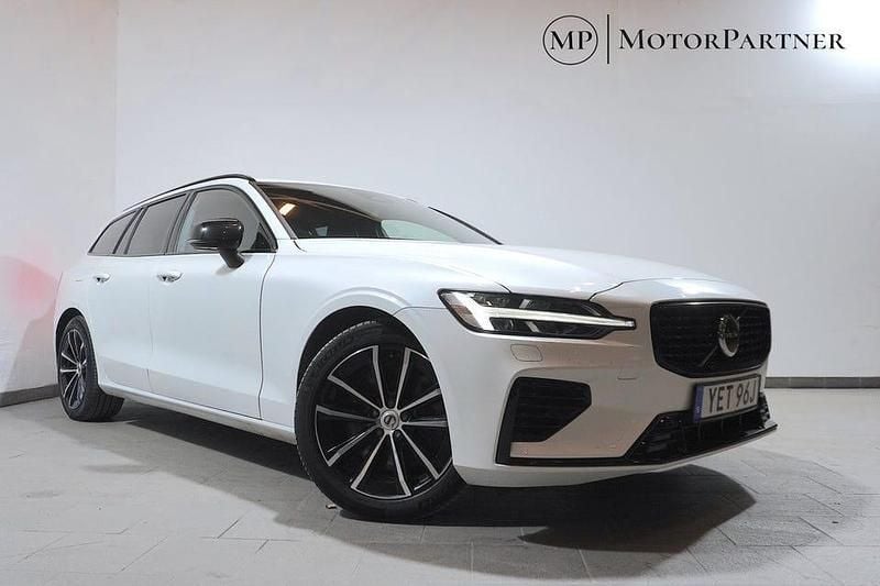 Vit Begagnad 2023 Volvo V60 R-Design Kombi | 399 900 kr (Lite dyr) - Bild 1/4
