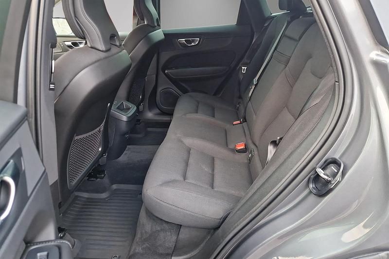 Begagnad Volvo XC60 200 HK (147 kW) 2021 Grå SUV