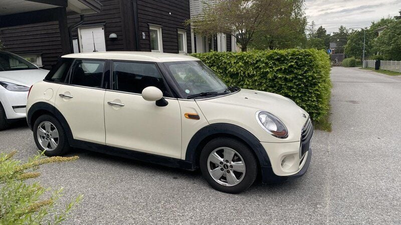 Vit Begagnad 2017 Mini ONE Pepper Halvkombi | 132 000 kr (Dyr) - Bild 1/4