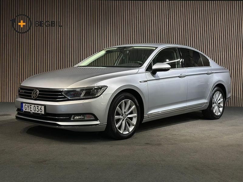 Silver Begagnad 2015 VW Passat Sedan | 148 900 kr (Marknadspris) - Bild 1/4