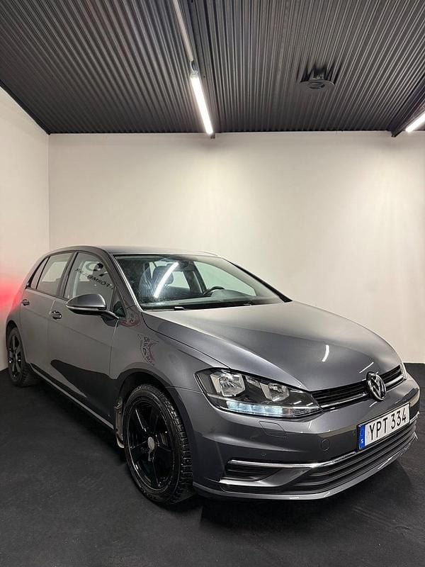 Begagnad VW Golf VII 150 HK (110 kW) 2017 Grå Halvkombi