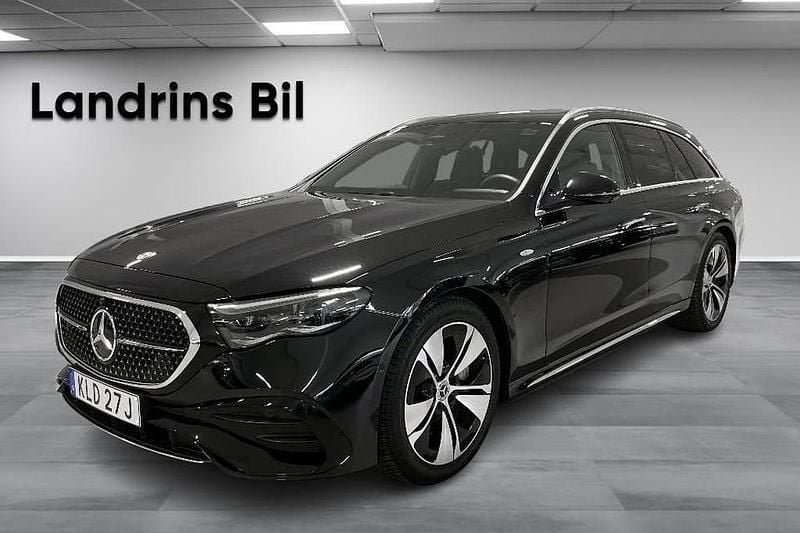 Obsidiansvart metallic Begagnad 2025 Mercedes E300 AMG line Kombi | 699 900 kr - Bild 1/4