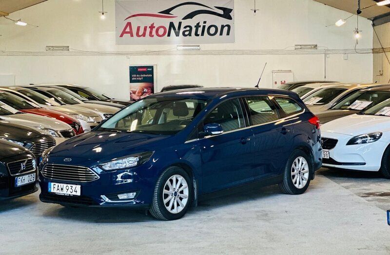 Blå Begagnad 2016 Ford Focus Titanium Kombi | 89 900 kr (Marknadspris) - Bild 1/4