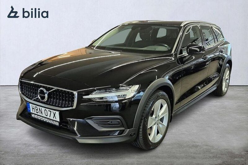 Svart Begagnad 2020 Volvo V60 CC Kombi | 339 000 kr (Marknadspris) - Bild 1/3