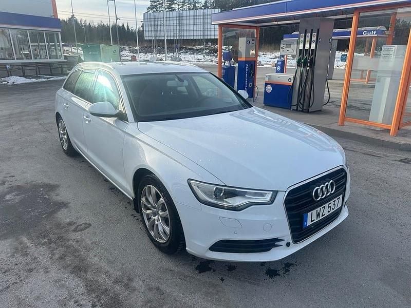 Begagnad Audi A6 Proline 177 HK (130 kW) 2014 Vit Kombi