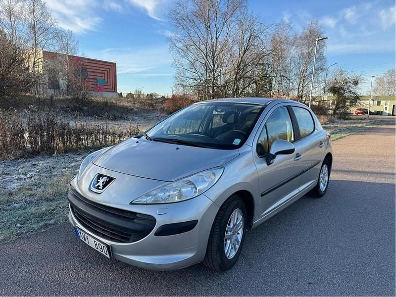 Grå Begagnad 2006 Peugeot 207 Halvkombi | 26 500 kr (Marknadspris) - Bild 1/4
