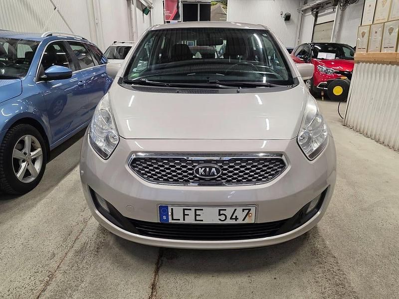Silver Begagnad 2010 Kia Venga Comfort Halvkombi | 59 500 kr (Marknadspris) - Bild 1/4