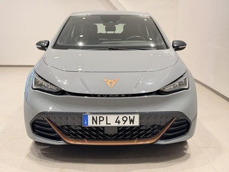 Begagnad Cupra Born 169 kW (231 HK) 2023 Grå Halvkombi
