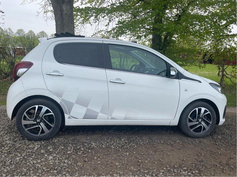 Vit Begagnad 2014 Peugeot 108 Halvkombi | 115 000 kr (Dyr) - Bild 1/4