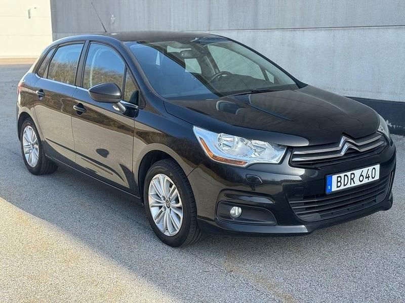 Begagnad Citroën C4 114 HK (83 kW) 2014 Svart