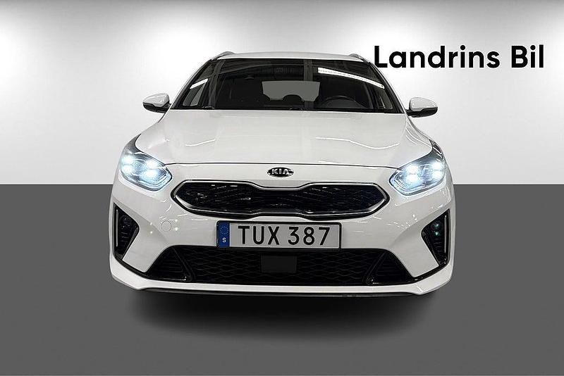 Begagnad Kia Ceed Sportswagon 141 HK (103 kW) 2020 Vit Kombi