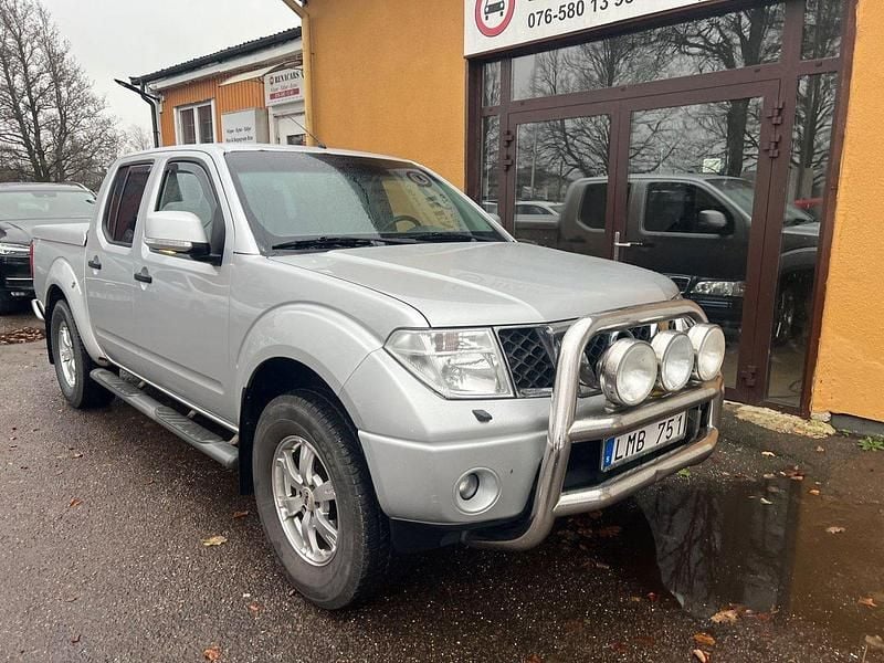Silver Begagnad 2008 Nissan Navara Pickup | 89 900 kr (Bra pris) - Bild 1/4