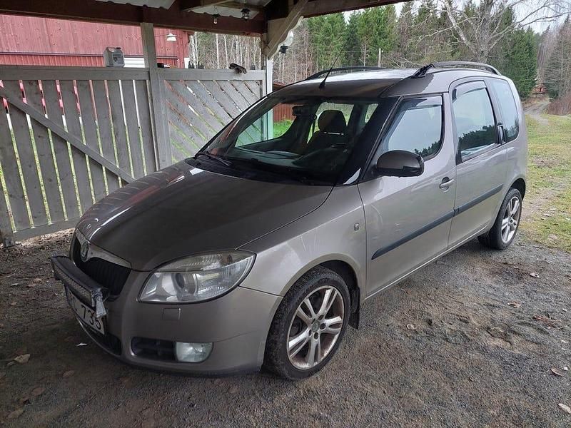 Begagnad Skoda Roomster 105 HK (77 kW) 2007 Minibuss