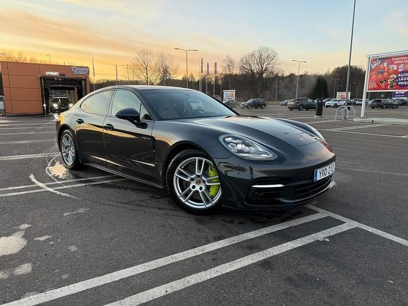 Begagnad 2018 Porsche Panamera 4 Sedan | 565 000 kr (Marknadspris) - Bild 1/4