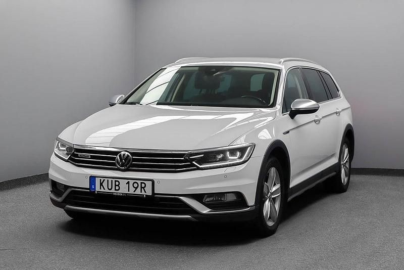 Begagnad VW Passat Alltrack Executive 190 HK (139 kW) 2019 Vit (pure white) Kombi