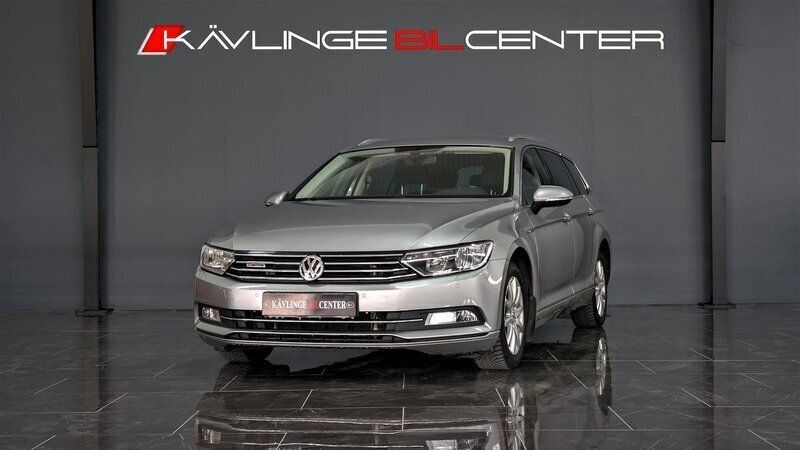 Silver Begagnad 2016 VW Passat Kombi | 144 900 kr (Superpris) - Bild 1/4