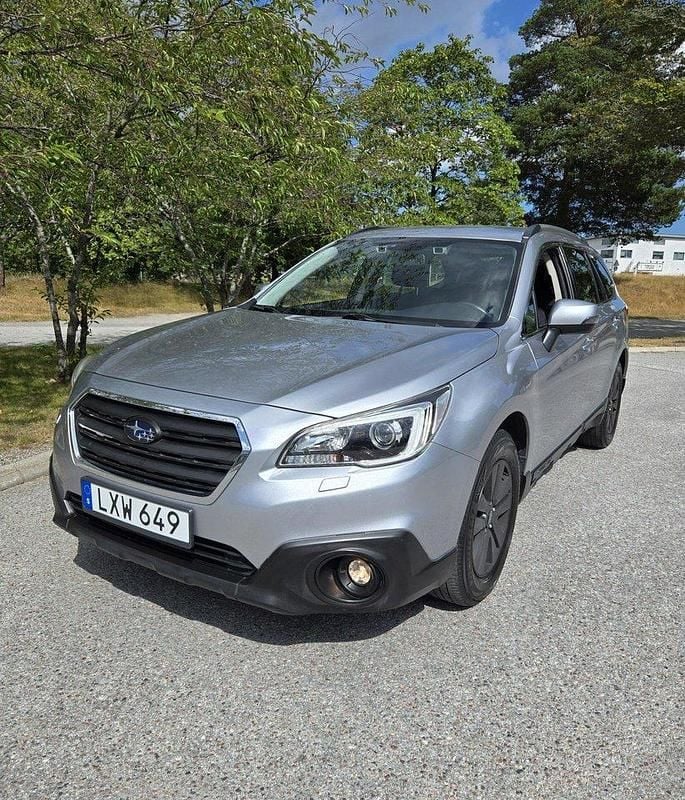 Silver Begagnad 2015 Subaru Outback SUV | 159 000 kr (Superpris) - Bild 1/4
