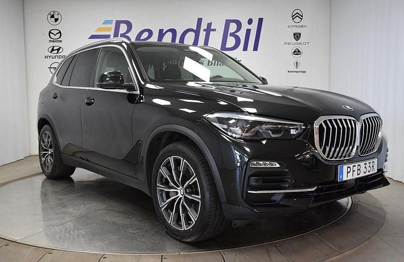 Svart Begagnad 2021 BMW X5 iPerformance SUV | 539 500 kr (Superpris) - Bild 1/4
