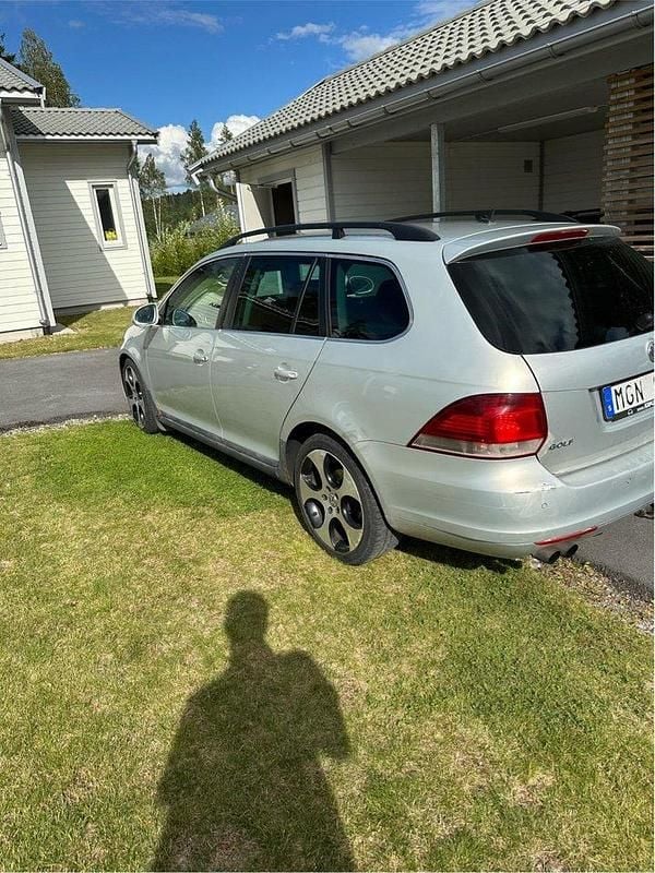 Silver Begagnad 2012 VW Golf VII Kombi | 40 000 kr (Marknadspris) - Bild 1/4