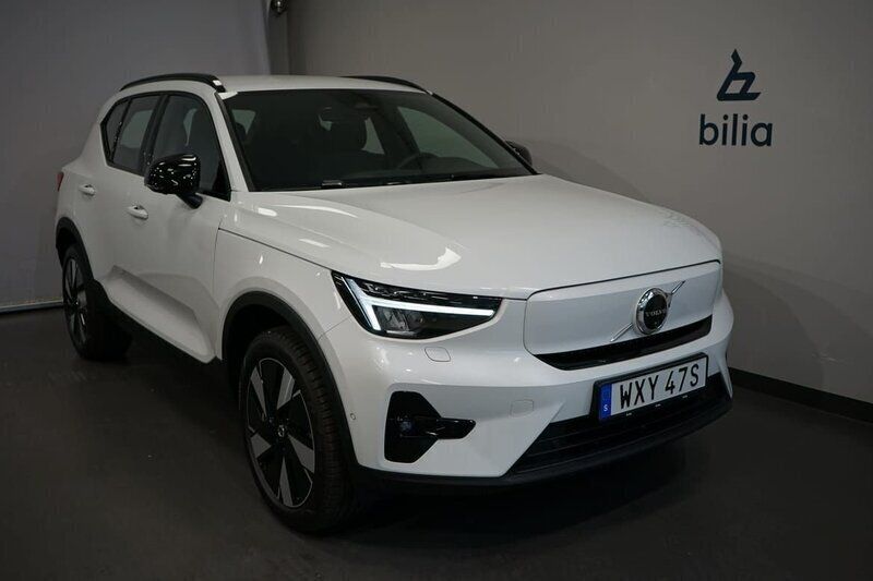 Vit Ny 2024 Volvo EX40 Plus SUV | 579 900 kr (Marknadspris) - Bild 1/4