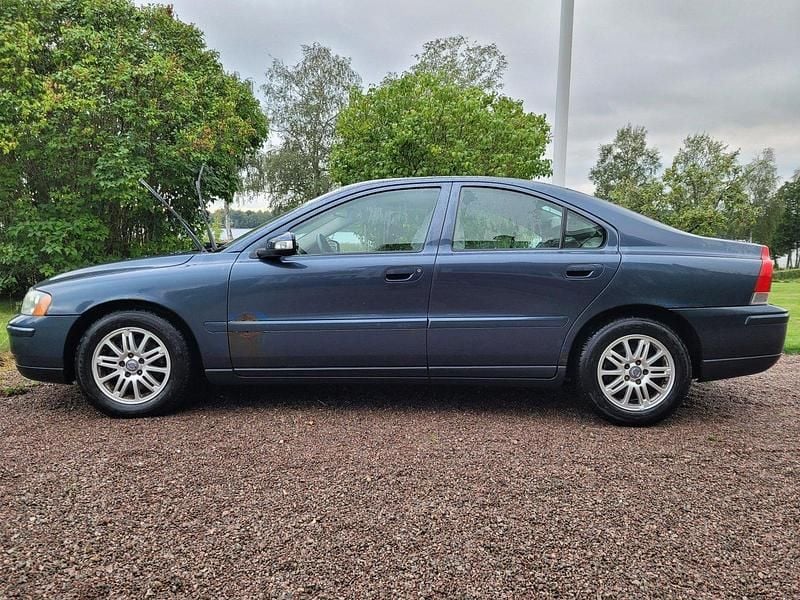 Blå Begagnad 2007 Volvo S60 Kinetic Sedan | 14 900 kr (Bra pris) - Bild 1/4