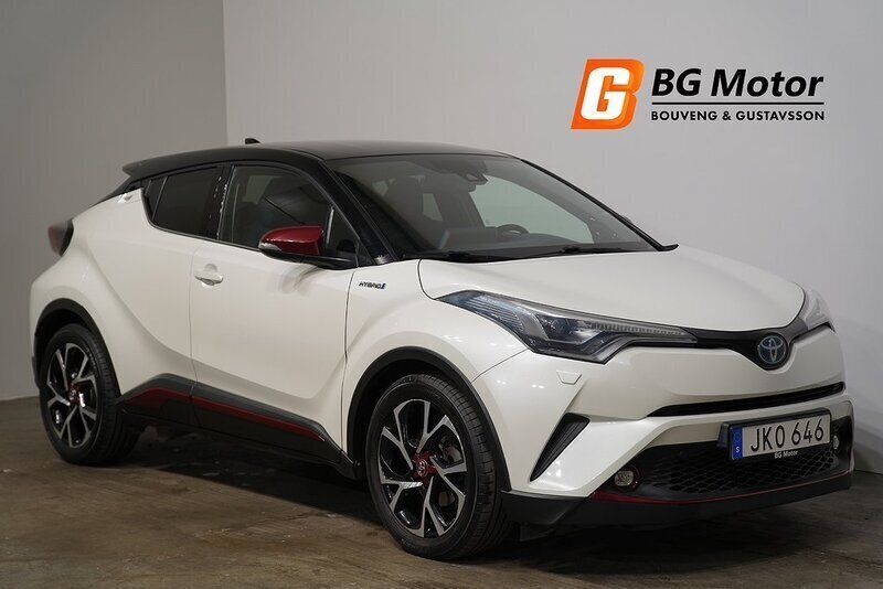 Vit Begagnad 2016 Toyota C-HR Style SUV | 154 900 kr (Marknadspris) - Bild 1/4