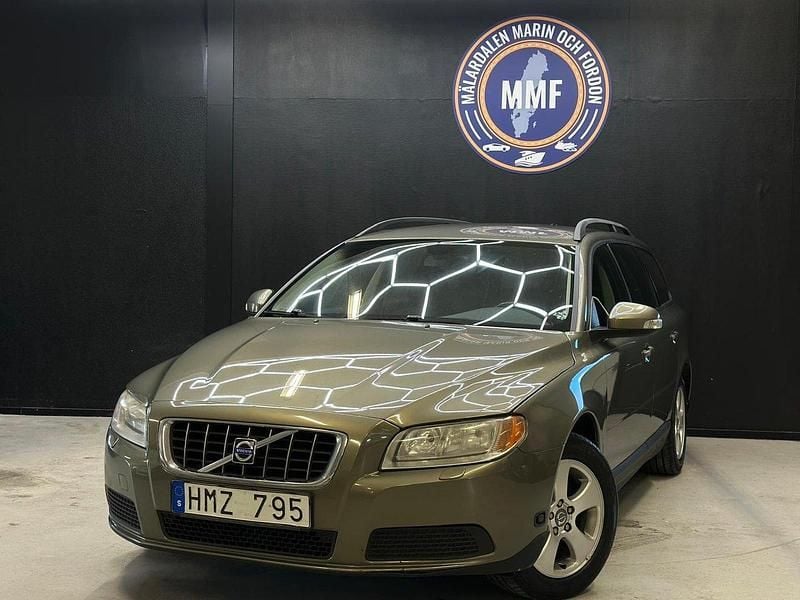 Grön Begagnad 2009 Volvo V70 Kinetic Kombi | 44 800 kr (Marknadspris) - Bild 1/4