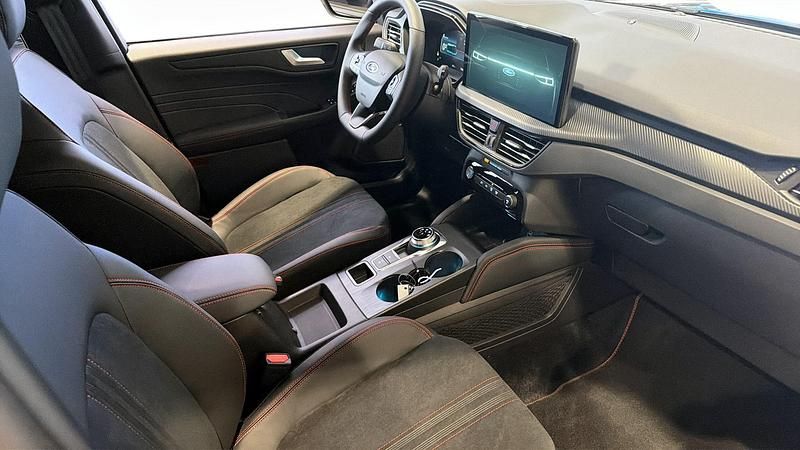 Ny Ford Kuga ST-Line X 243 HK (178 kW) 2026 Grå SUV