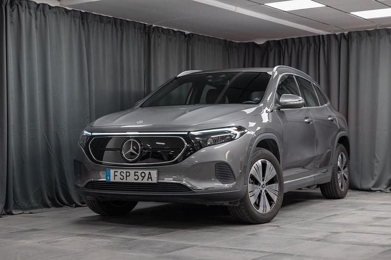 Mörkgrå Begagnad 2021 Mercedes EQA250 SUV | 369 000 kr (Bra pris) - Bild 1/4