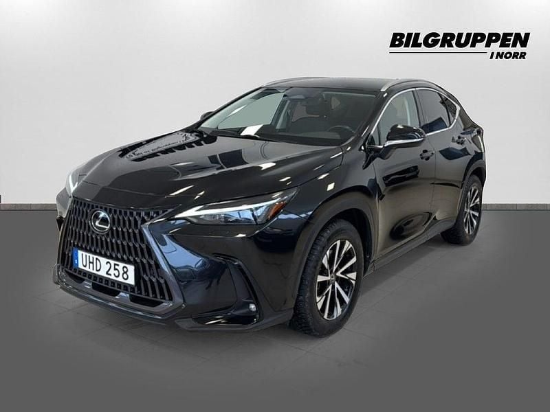 Begagnad Lexus NX450h+ Business Edition 309 HK (227 kW) 2022 Svart SUV