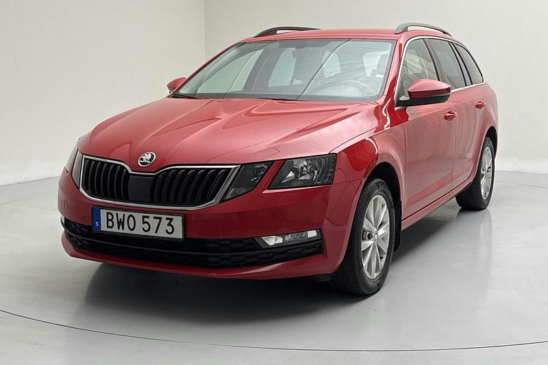 Röd Begagnad 2019 Skoda Octavia Ambition | 149 000 kr - Bild 1/4