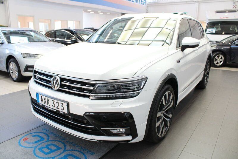 Vit Begagnad 2018 VW Tiguan Allspace R-line SUV | 299 900 kr (Bra pris) - Bild 1/4