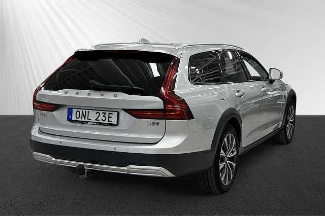 Begagnad Volvo V90 CC 250 HK (183 kW) 2022 Kombi