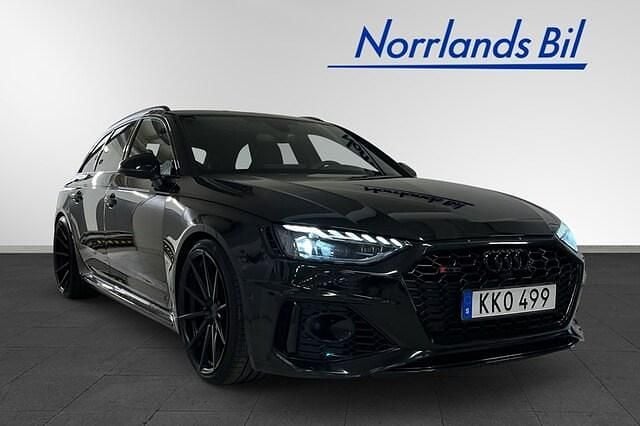 Mytsvart metallic Begagnad 2021 Audi RS4 Advanced Kombi | 729 000 kr - Bild 1/4