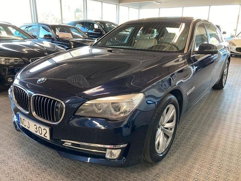 Begagnad BMW 730L Shadowline 258 HK (189 kW) 2012 Blå Sedan