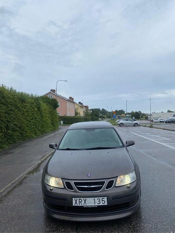 Brun Begagnad 2006 Saab 9-3 Aero Kombi | 40 000 kr (Bra pris) - Bild 1/4
