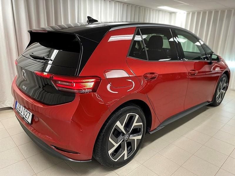 Begagnad VW ID.3 Pro 150 kW (204 HK) 2023 Mörkröd (kings red metallic black) Halvkombi