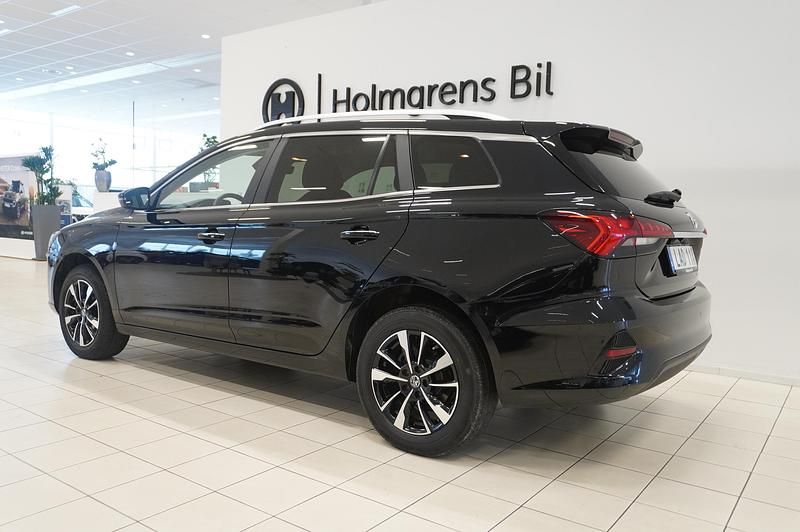Begagnad MG MG5 EV Comfort 130 kW (177 HK) 2022 Svart Kombi