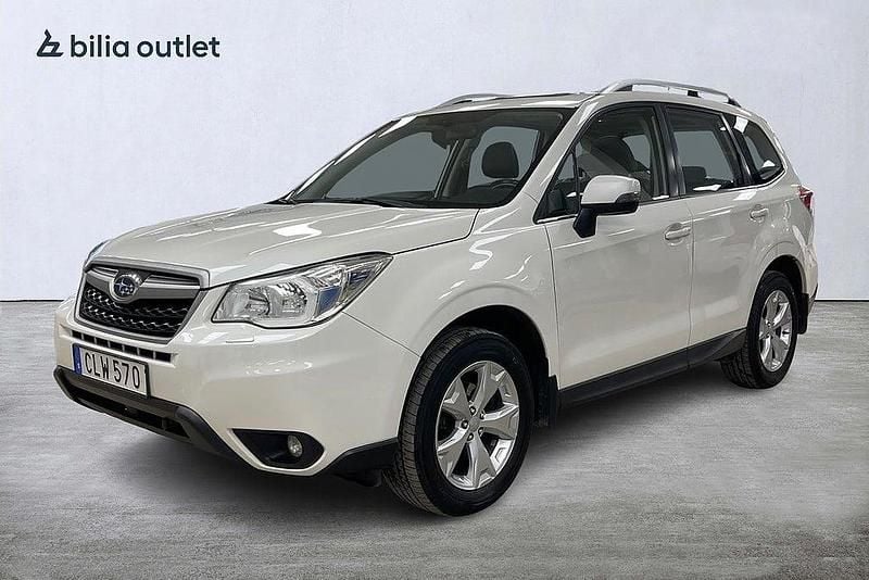 Vit Begagnad 2015 Subaru Forester SUV | 154 897 kr (Marknadspris) - Bild 1/4