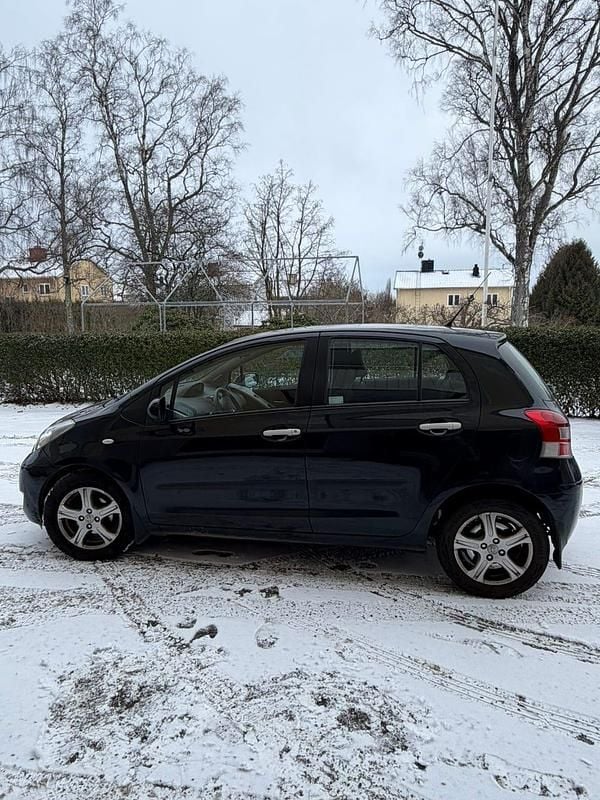 Begagnad Toyota Yaris 99 HK (72 kW) 2011 Halvkombi