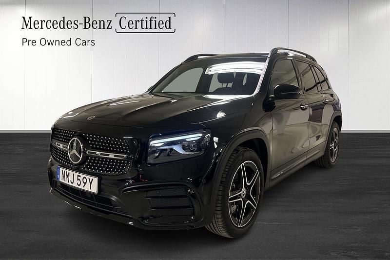 Svart Begagnad 2024 Mercedes GLB220 AMG SUV | 524 900 kr (Marknadspris) - Bild 1/4
