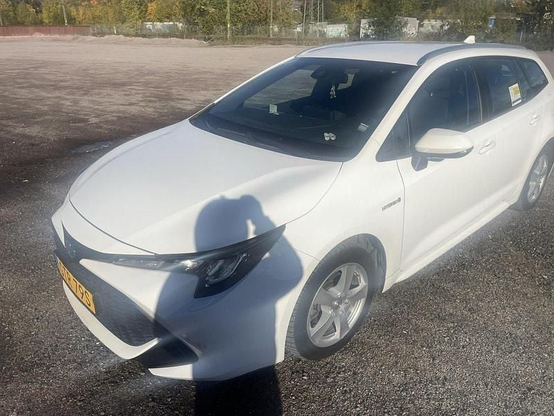 Vit Begagnad 2021 Toyota Corolla Active Kombi | 179 000 kr (Superpris) - Bild 1/4