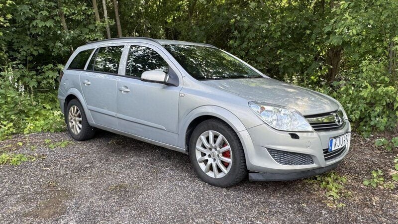 Grå Begagnad 2007 Opel Astra Kombi | 25 000 kr (Marknadspris) - Bild 1/4