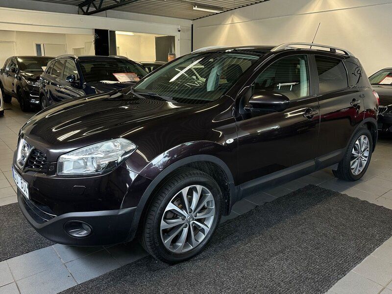 Lila Begagnad 2010 Nissan Qashqai SUV | 119 800 kr (Dyr) - Bild 1/4