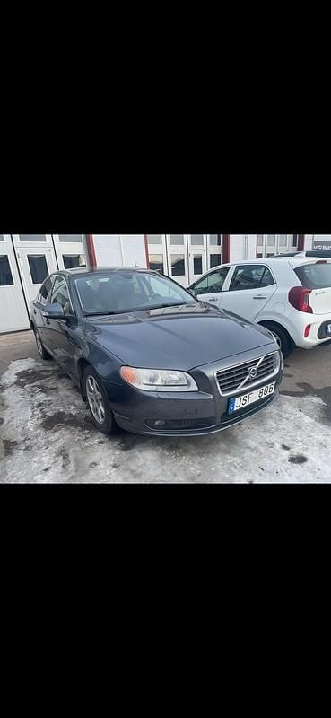 Begagnad Volvo S80 Momentum 145 HK (106 kW) 2009 Grå Sedan