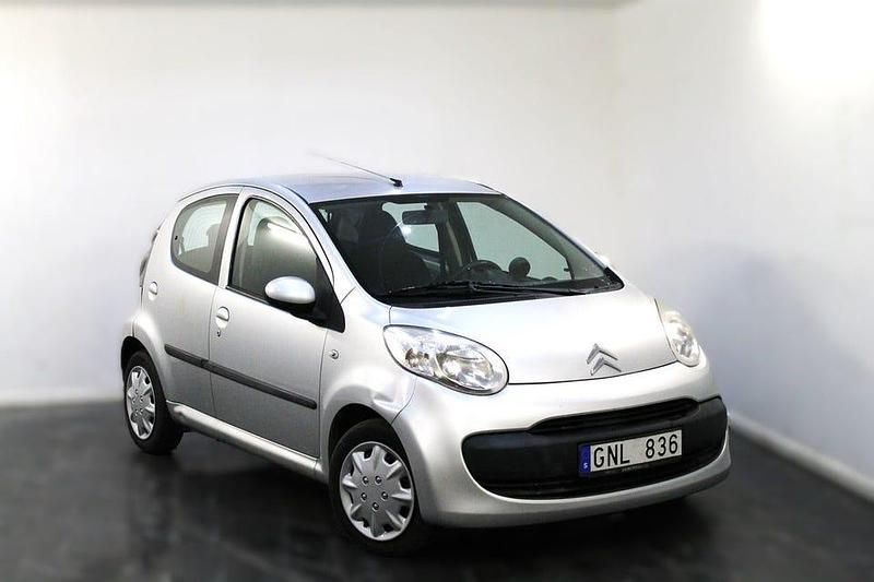 Silver Begagnad 2007 Citroën C1 Halvkombi | 39 900 kr (Marknadspris) - Bild 1/4