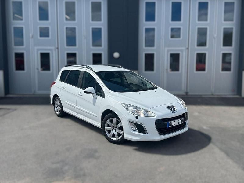 Vit Begagnad 2013 Peugeot 308 Kombi | 64 900 kr (Marknadspris) - Bild 1/4