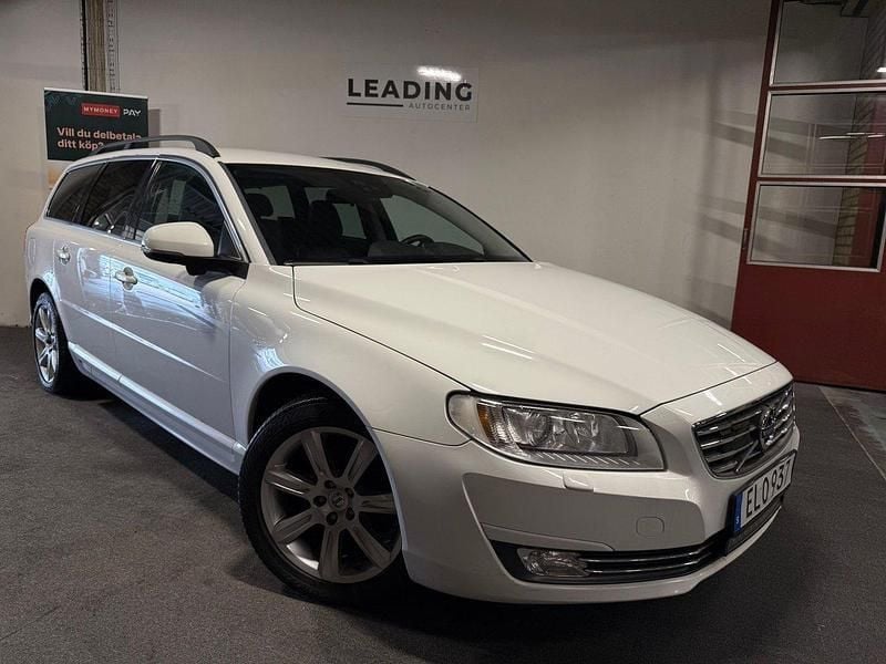 Vit Begagnad 2015 Volvo V70 Momentum Kombi | 99 900 kr (Marknadspris) - Bild 1/4