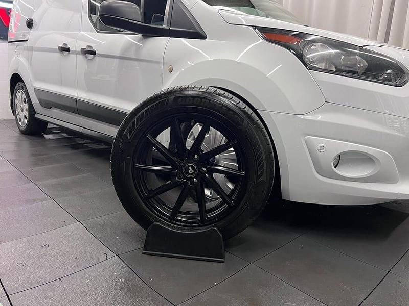 Begagnad Ford Transit Connect 120 HK (88 kW) 2017 Vit Minibuss